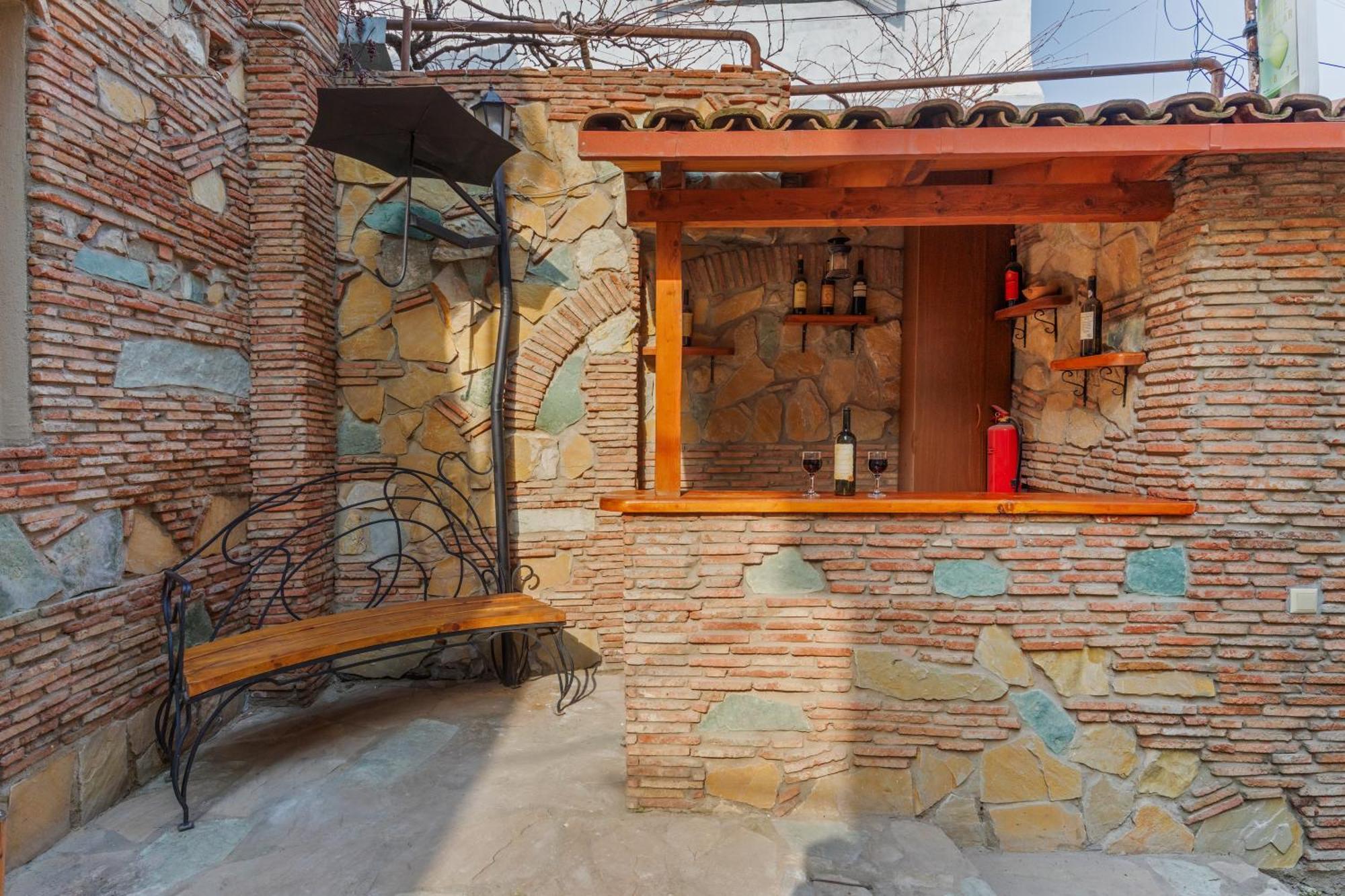 Apartments With Wine Cellar In Old Tbilisi Exterior photo